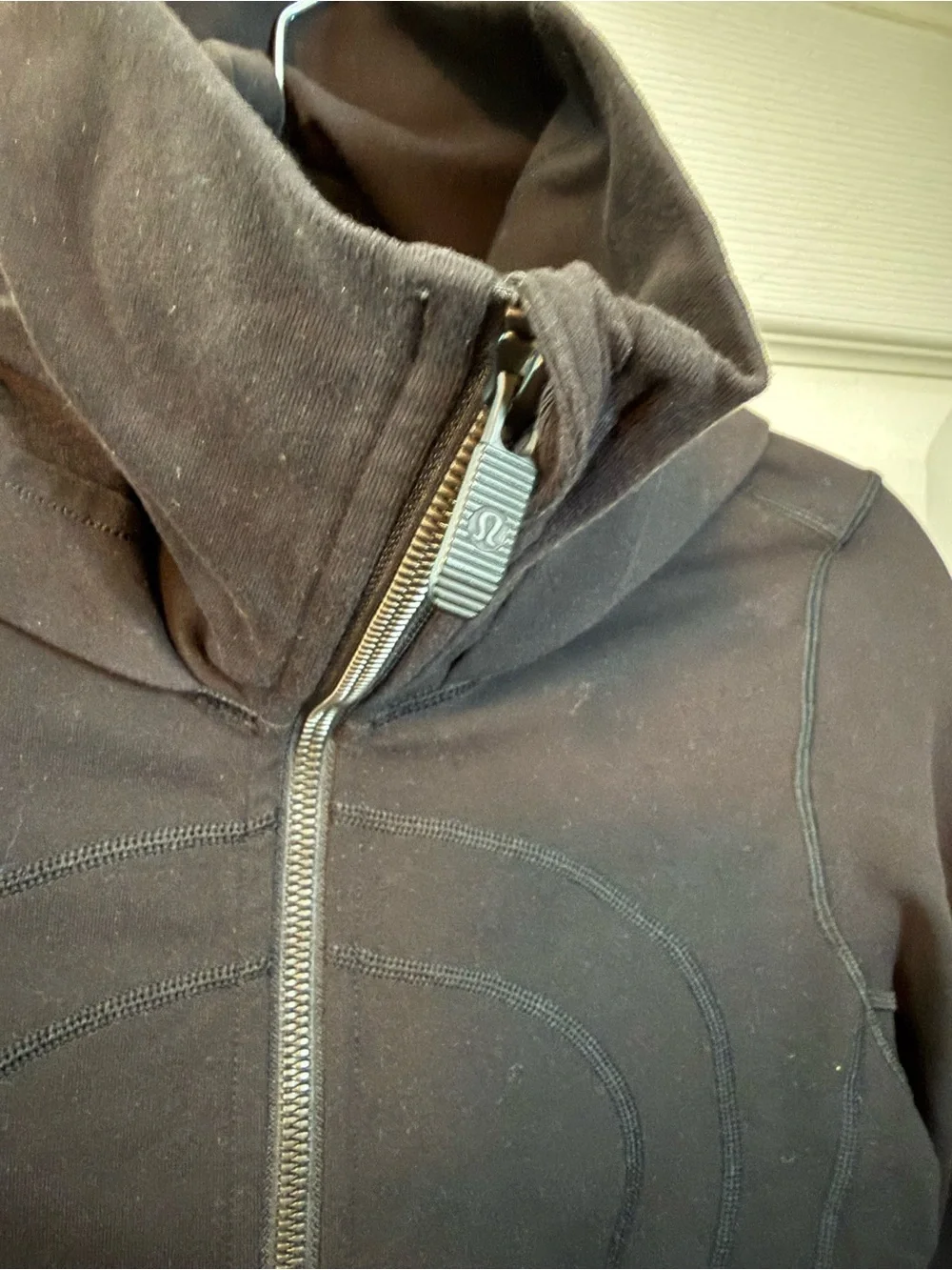 Lululemon Black Full-Zip High Collar Define Jacket with Hood Woman’s Size 2